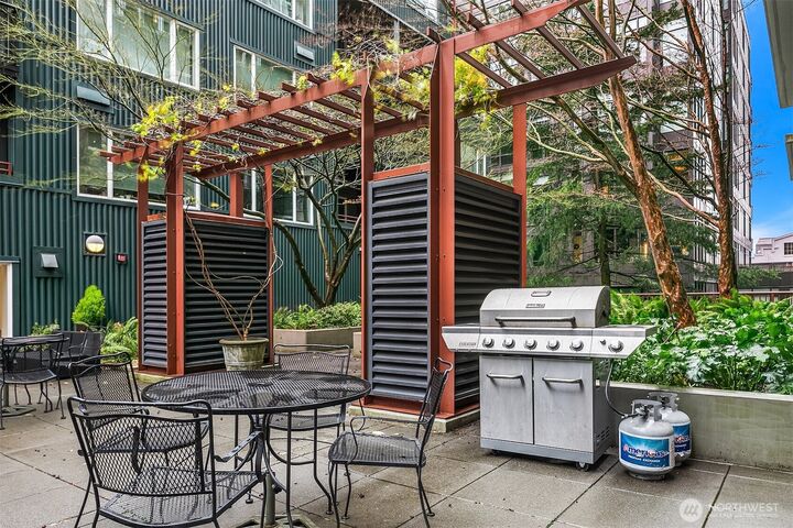 Property Photo: 2717 Western Avenue 638 WA 98121