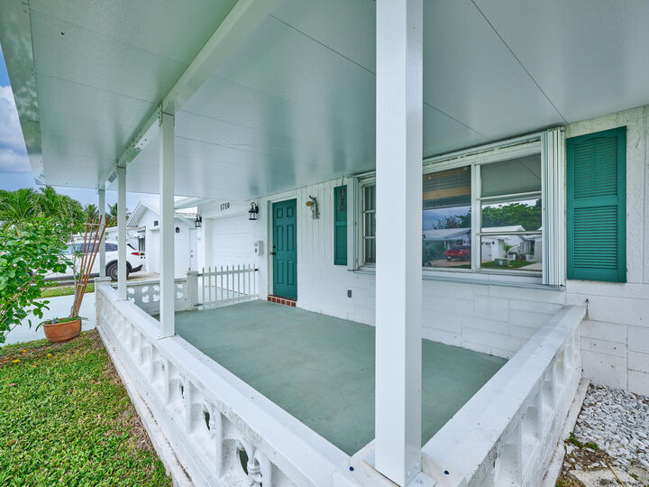 Property Photo:  1710 SW 22nd Street  FL 33426 