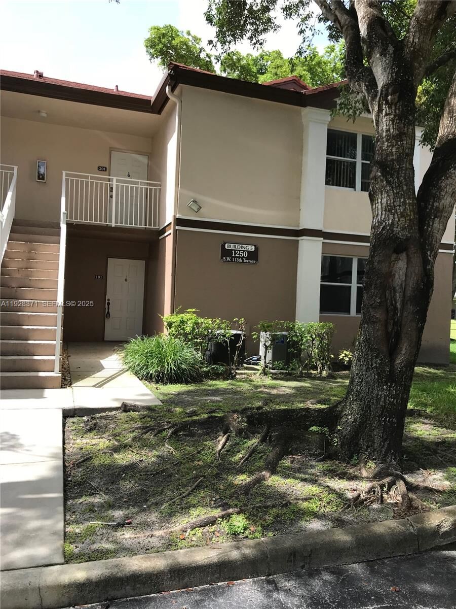 Property Photo:  1250 SW 113th Ter 101  FL 33025 