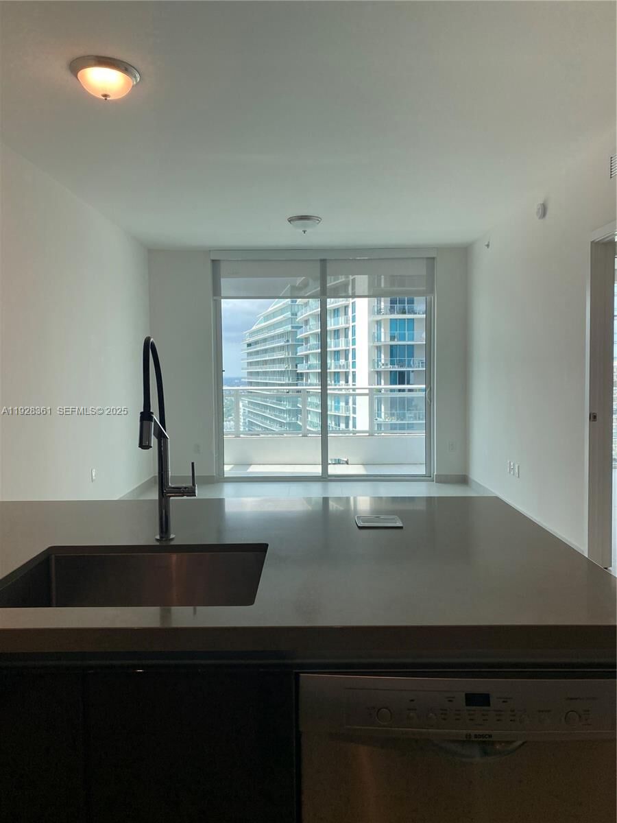 Property Photo:  1080 Brickell Ave 3407  FL 33131 