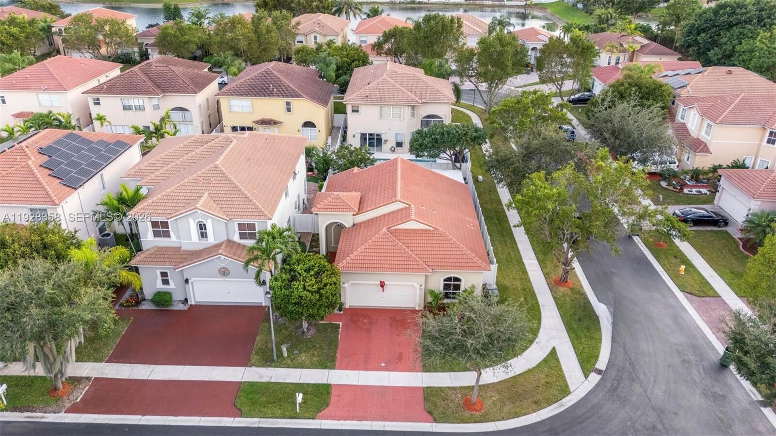 Property Photo: 3712 NE 16th St FL 33033