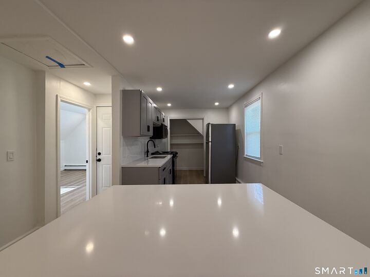 Property Photo:  45 Mahl Avenue  CT 06120 