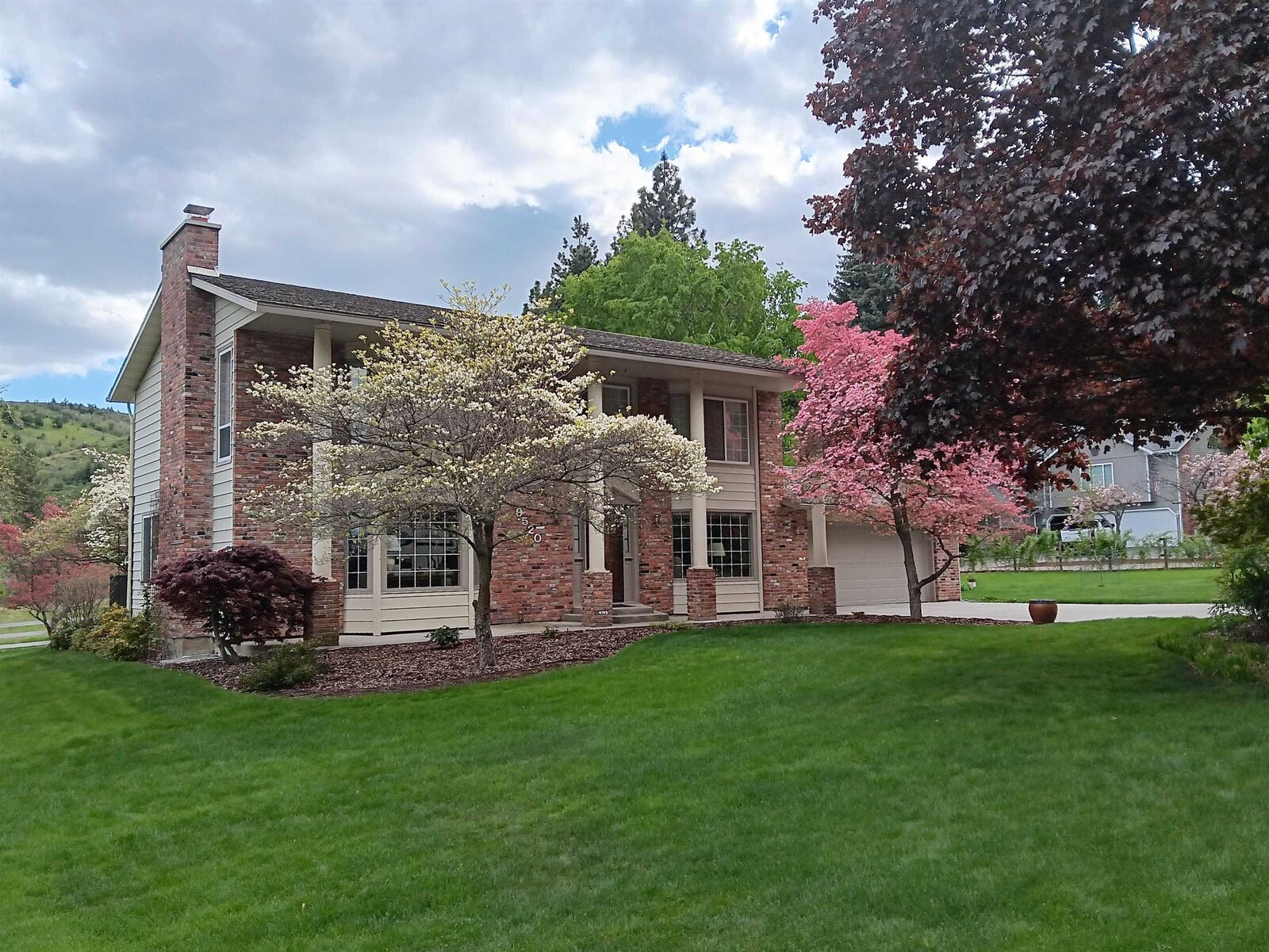 Property Photo: 9520 E Holman Rd WA 99206