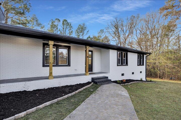 Property Photo: 140 Triangle Road SC 29340