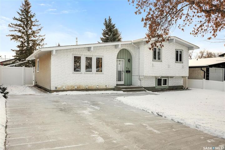 Property Photo: 35 Wilkie Road SK S4S 5Y3