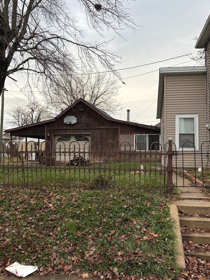 Property Photo: 384 Yoctangee Parkway OH 45601