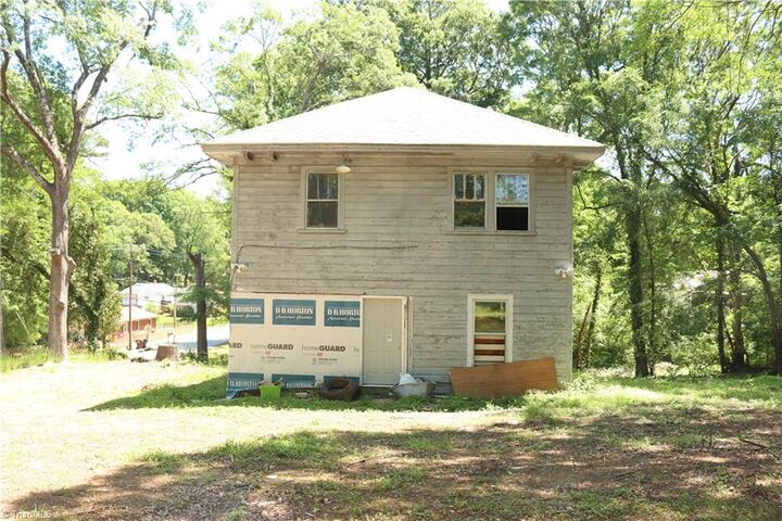 Property Photo:  1433 Larkin Street  NC 27262 