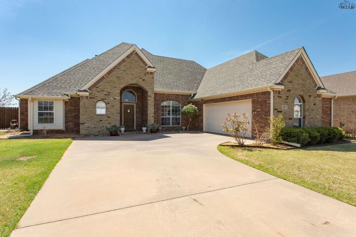 Property Photo:  1717 Shoal Creek Drive  TX 76310 