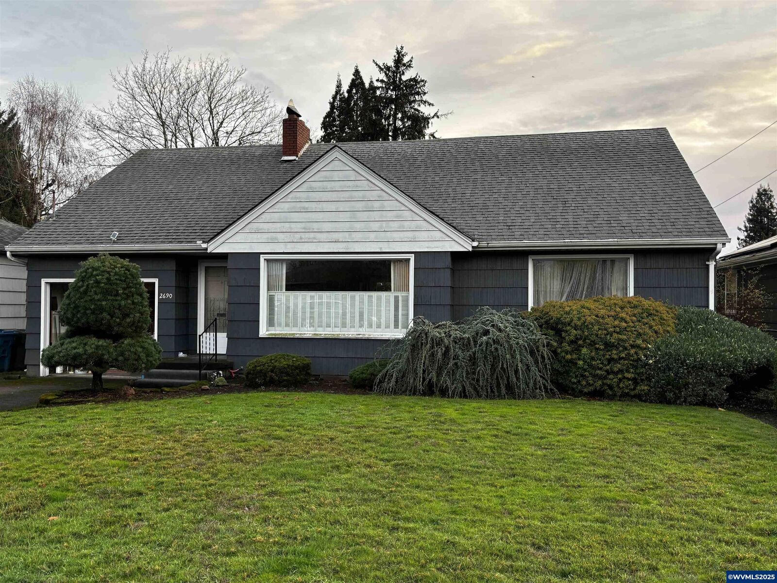 Property Photo:  2690 Englewood Av NE  OR 97301 