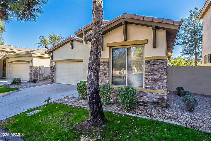 Property Photo: 1857 W Periwinkle Way AZ 85248