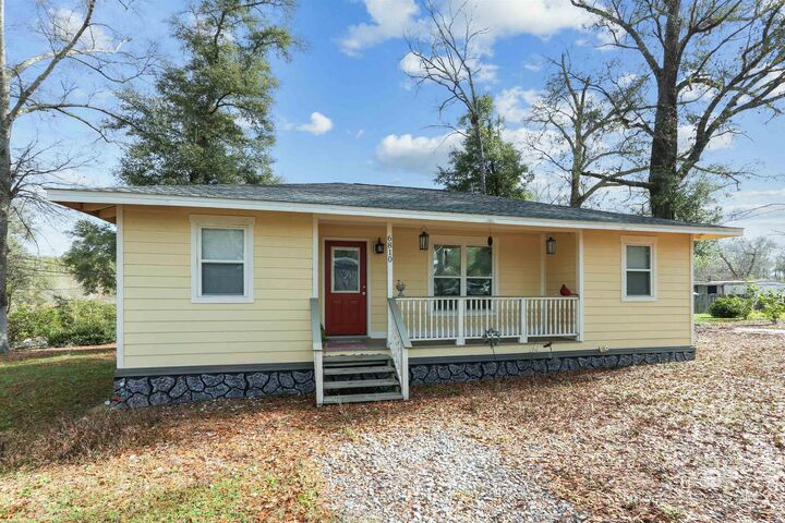 Property Photo:  6810 Myra Street  FL 32577 