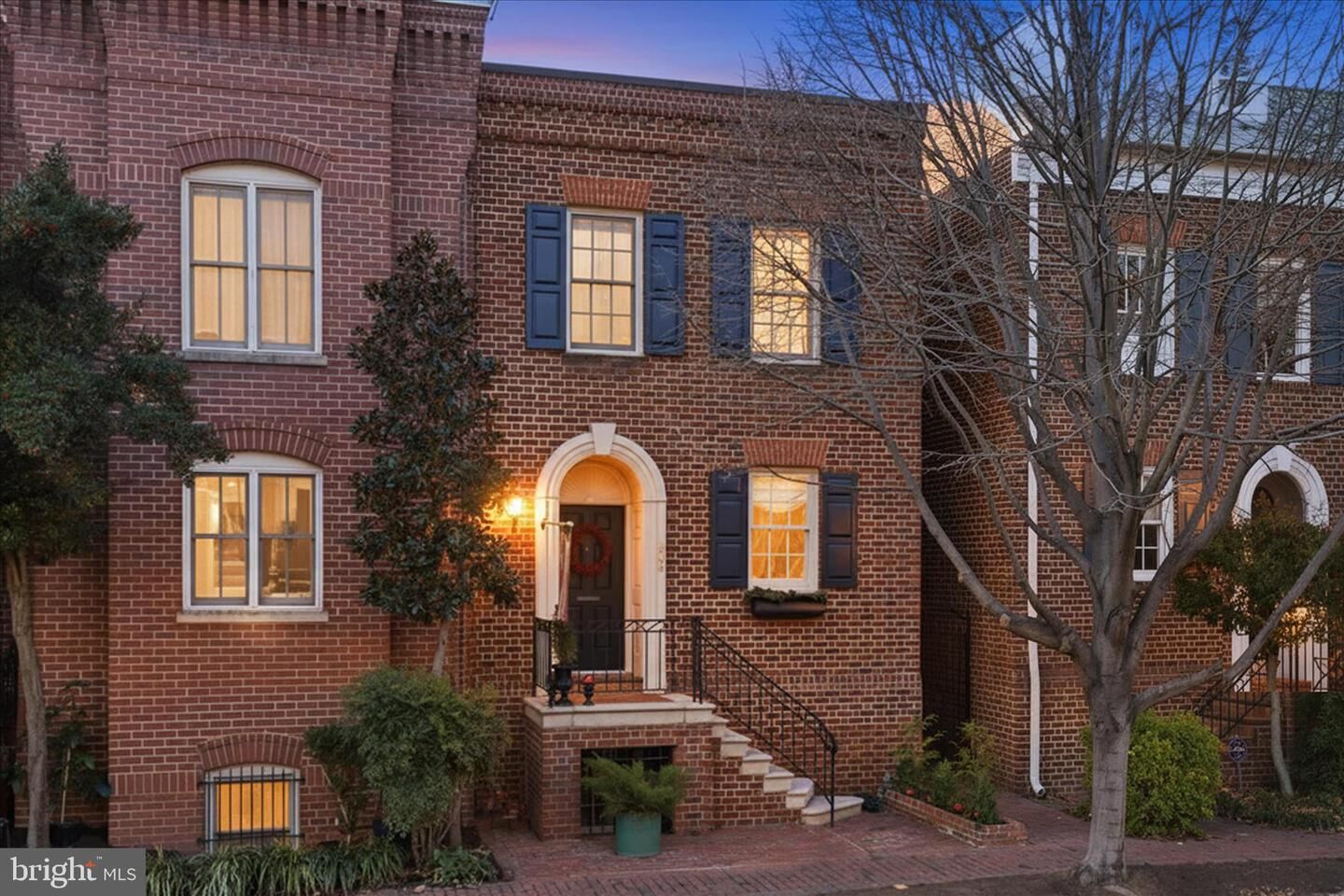 Property Photo: 408 N Pitt Street VA 22314