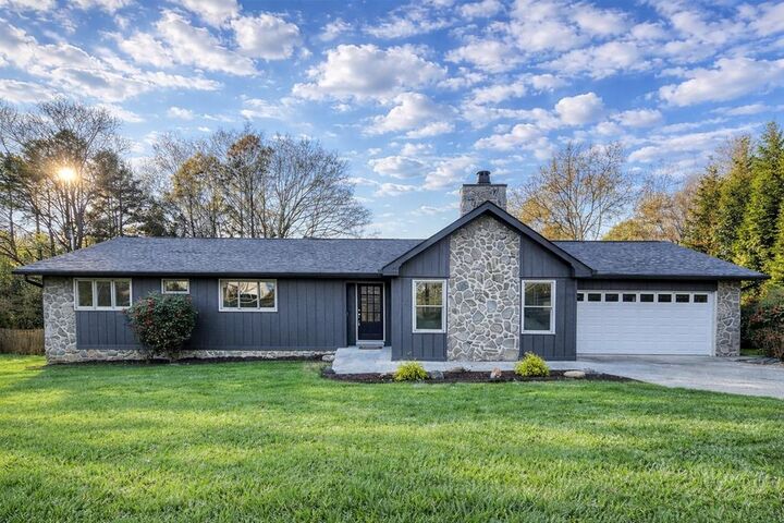 Property Photo:  1902 Brookhaven Circle  GA 30720 