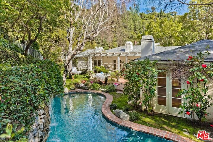 Property Photo: 1619 Marmont Ave CA 90069