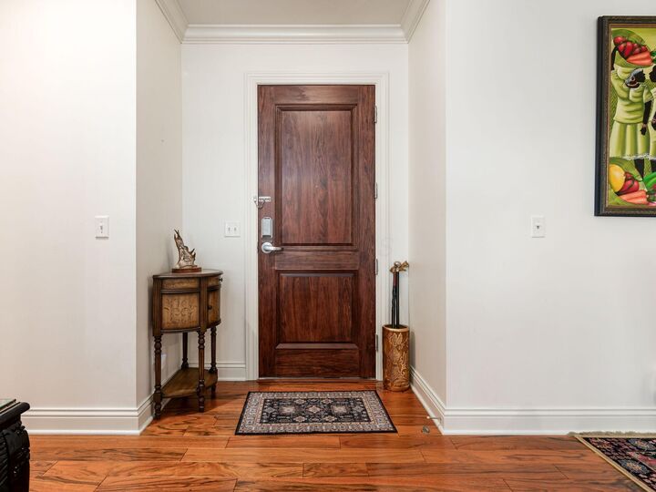 Property Photo: 3175 Tremont Road OH 43221