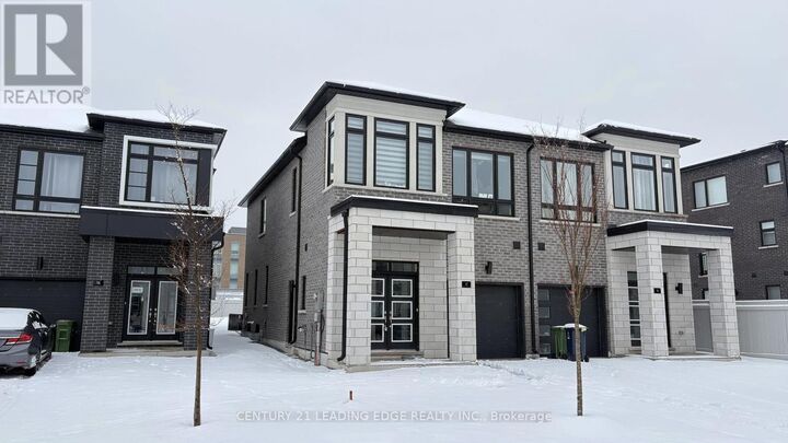 Property Photo:  11 Liam Foudy Court  ON M1P 0G3 