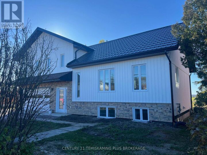 Property Photo:  40 Tenth Avenue South  ON P0J 1E0 