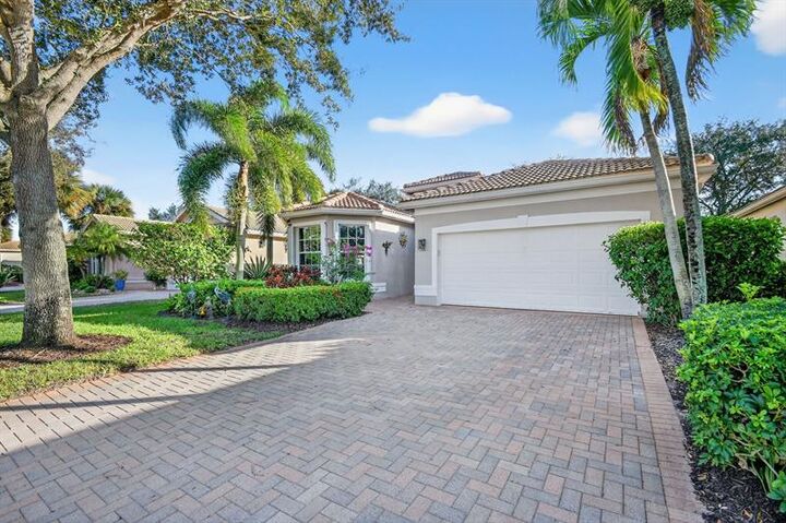 Property Photo: 8266 Sandpiper Glen Dr FL 33467