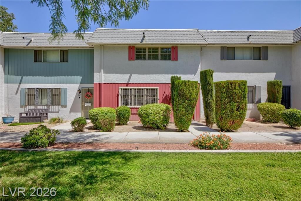 Property Photo:  171 Greenbriar Townhouse Way  NV 89121 