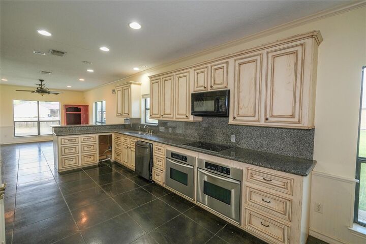 Property Photo:  63 Lakeway Drive  TX 75862 