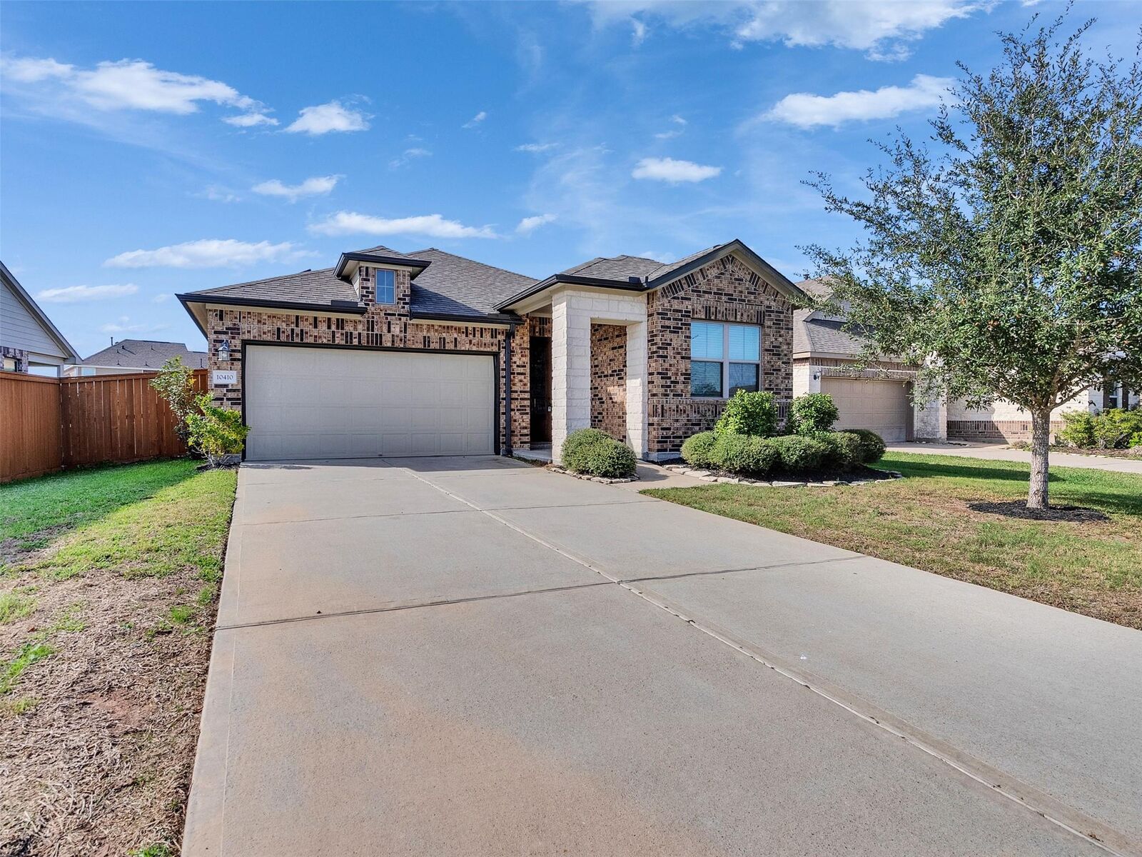 Property Photo: 10410 Russell Pines Drive TX 77583