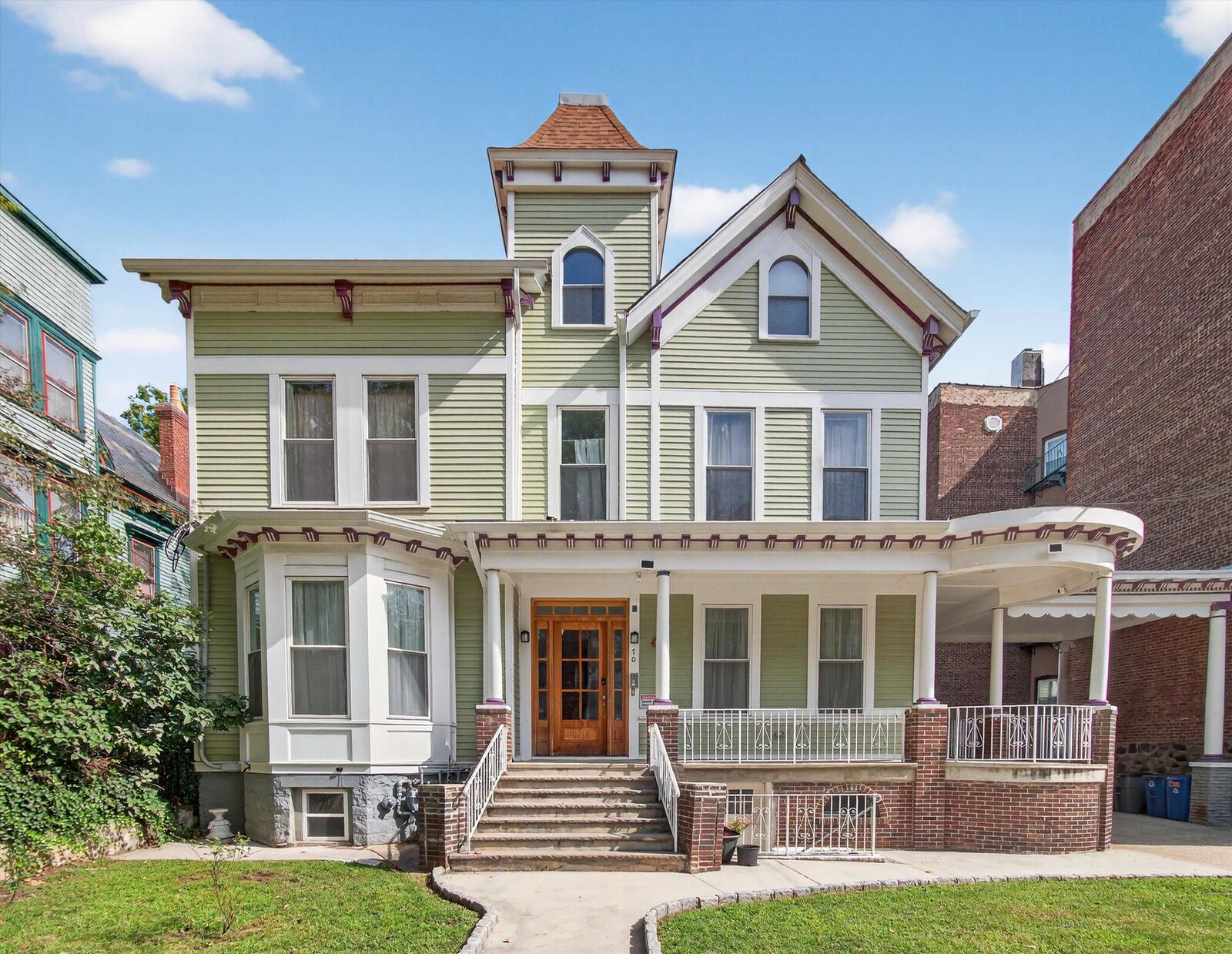 Property Photo:  70 Sherman Pl 2  NJ 07307 