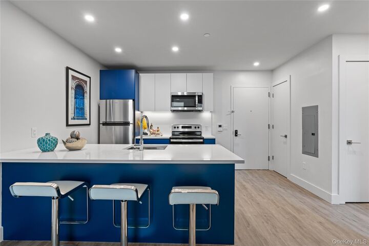 Property Photo:  40 Westchester Place 302  NY 10801 