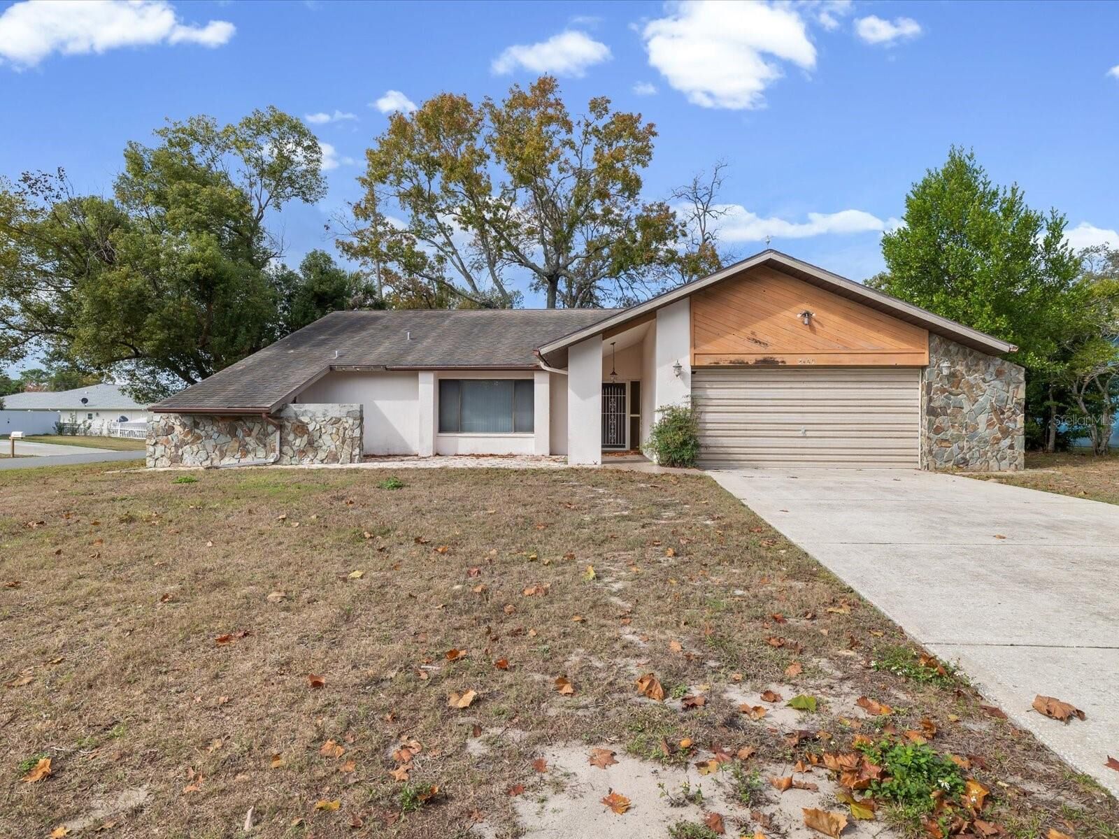 Property Photo:  2469 Anchor Avenue  FL 34608 