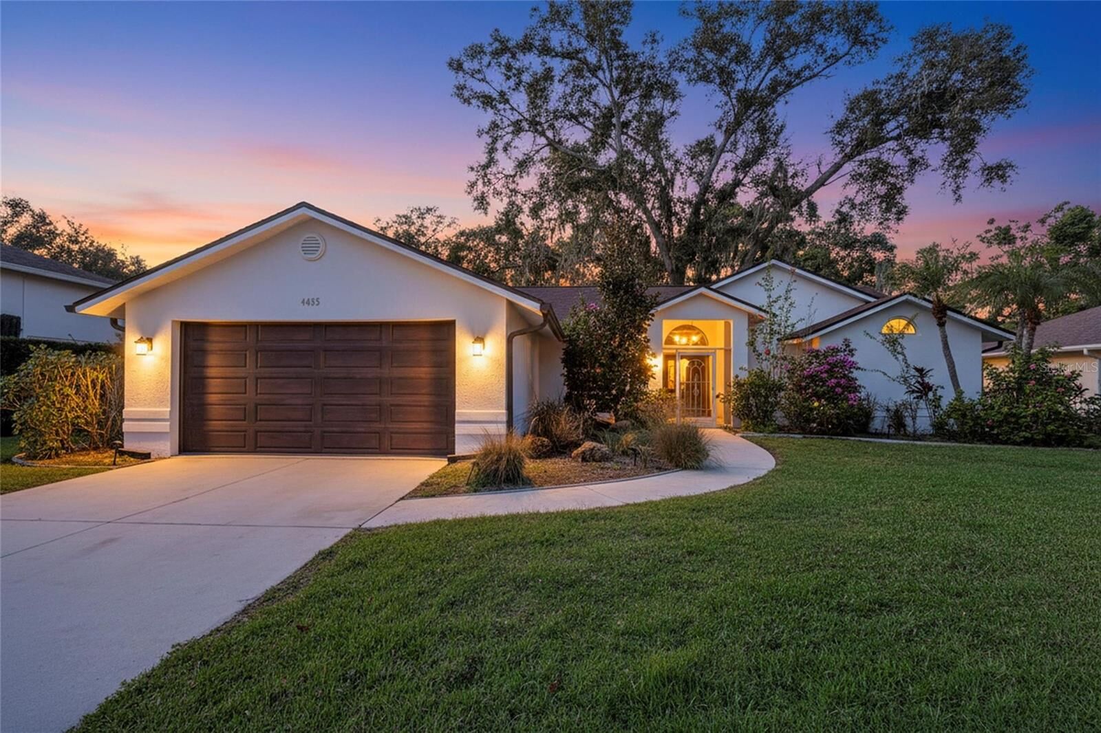 Property Photo:  4435 Diamond Circle W  FL 34233 