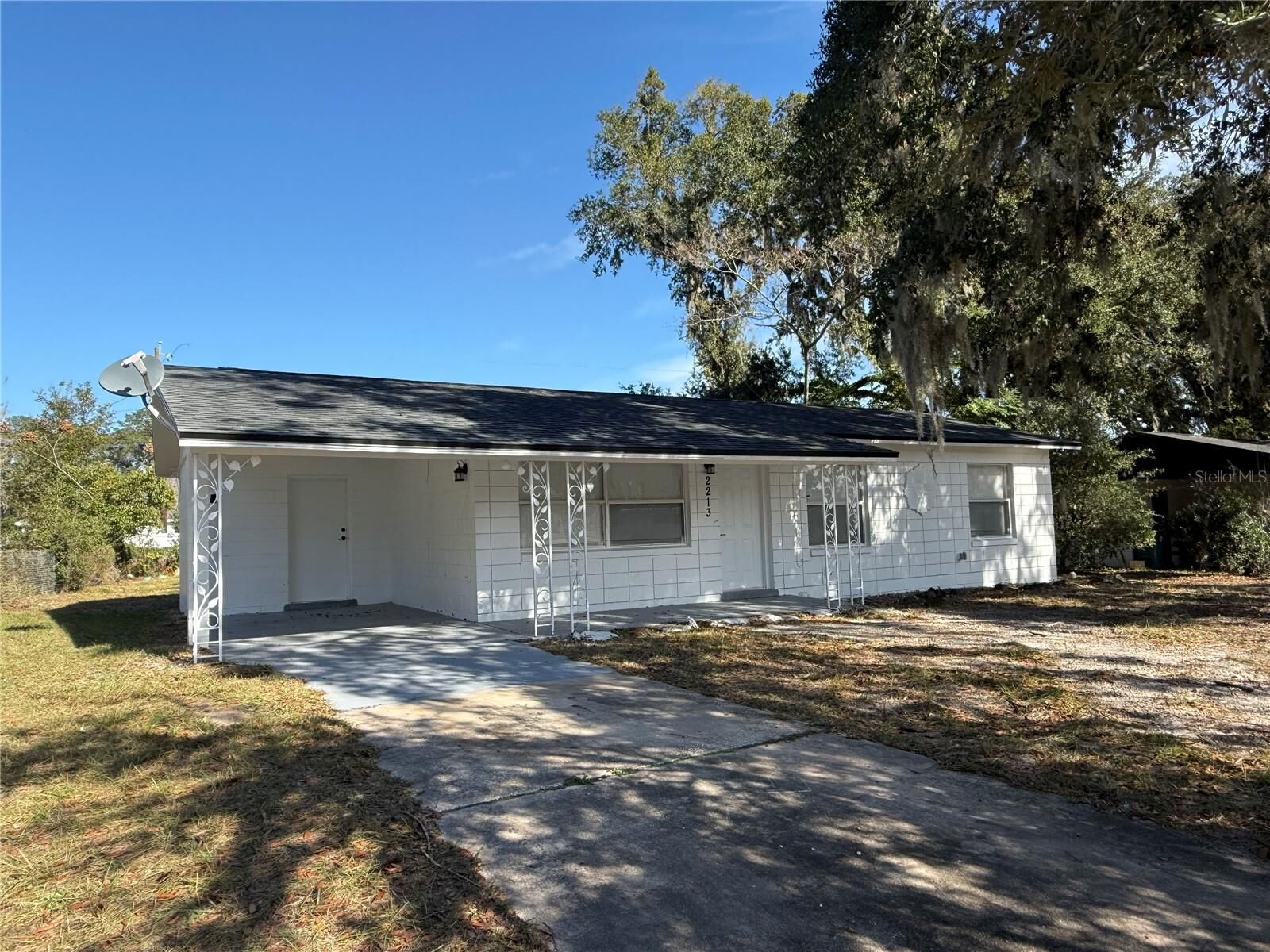 Property Photo: 2213 NW 24th Road FL 34475