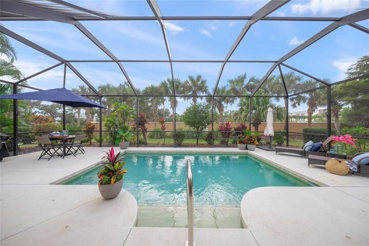 Property Photo:  1303 Thornapple Drive  FL 34229 