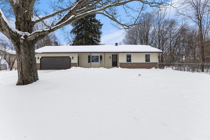 Property Photo:  3030 Newell Street  MI 49314 