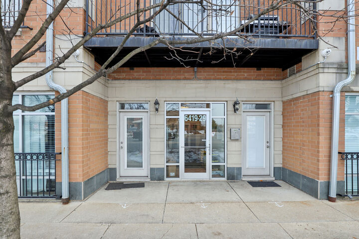 Property Photo: 6425 W Touhy Avenue 2B IL 60646