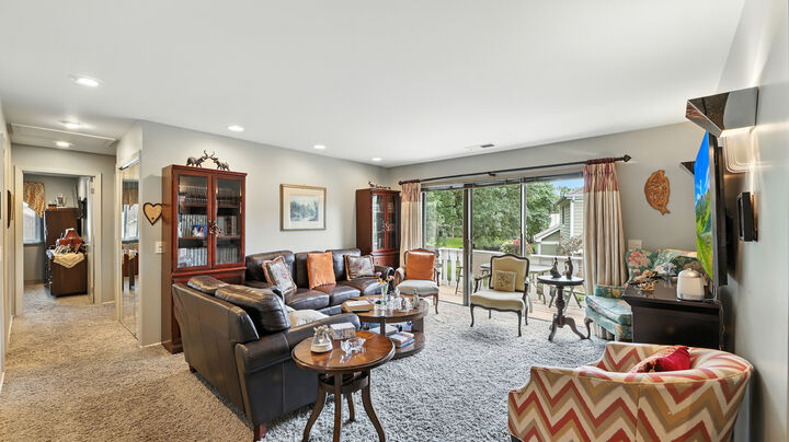 Property Photo: 550 Greystone Lane A2 IL 60090