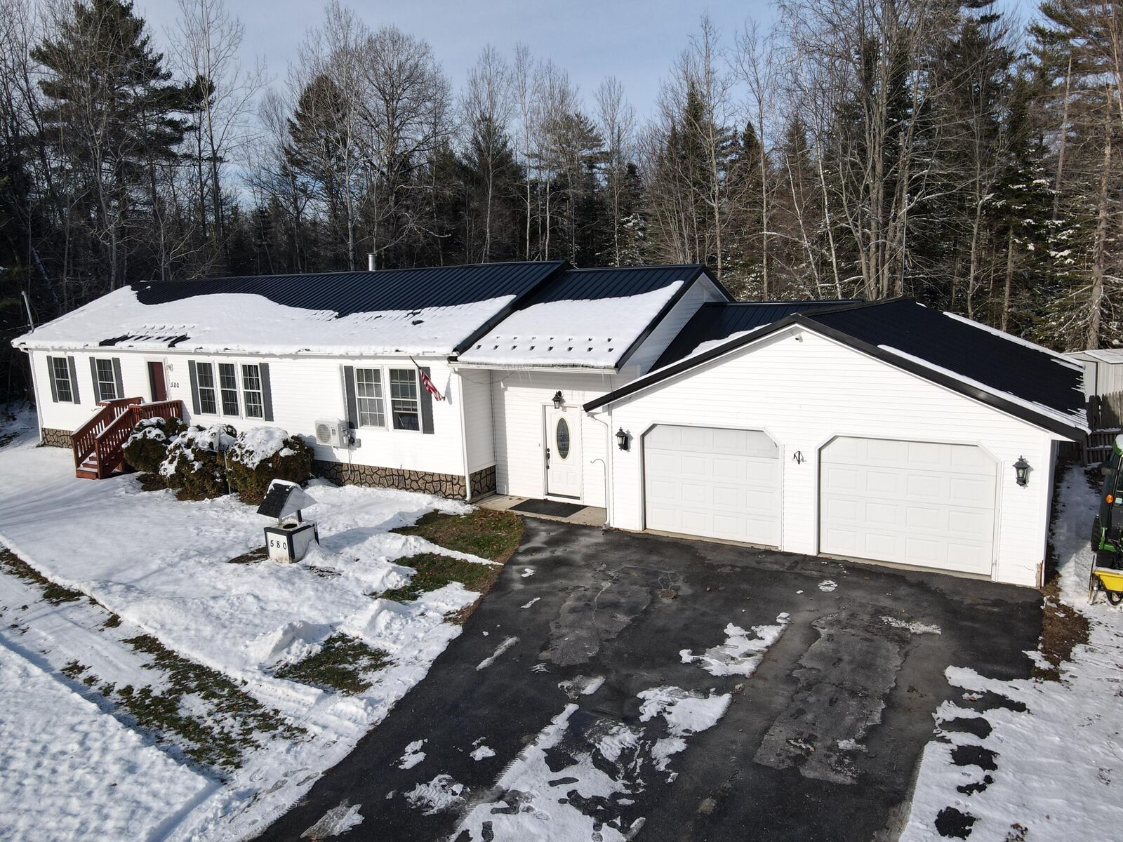 Property Photo: 580 County Road ME 04461