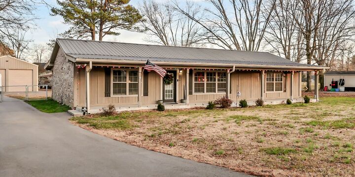 Property Photo:  214 Eastside Dr  TN 37188 