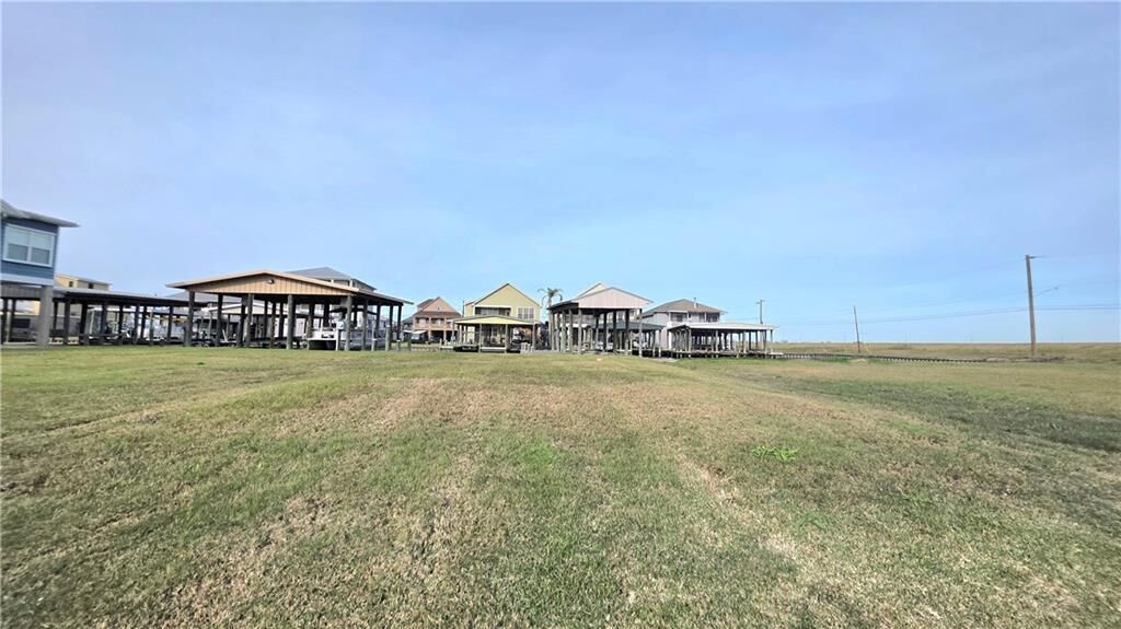 Property Photo:  106 Junior Lane  LA 70083 