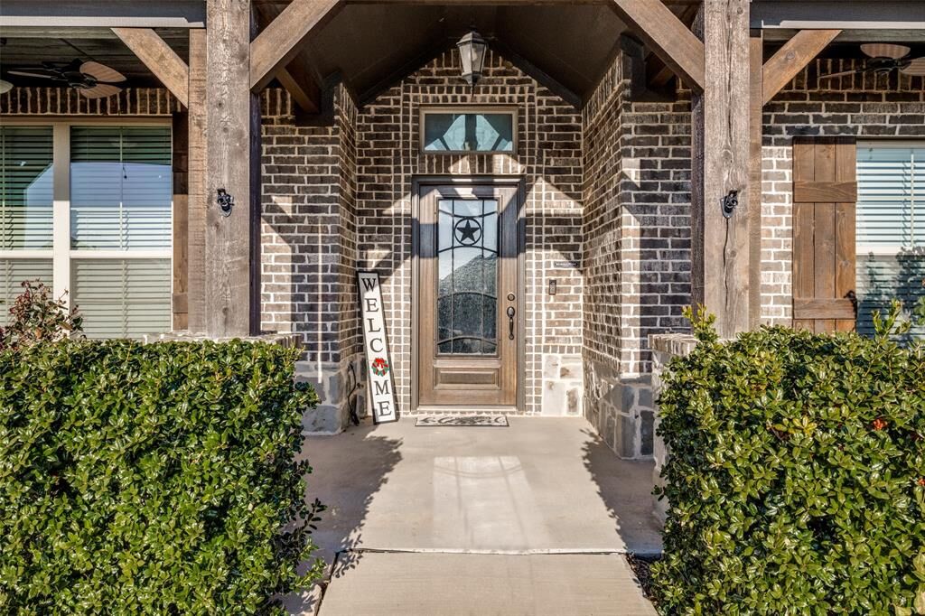 Property Photo:  7417 Green Mesa Road  TX 76259 