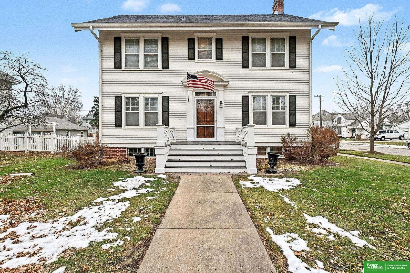 Property Photo: 1210 N Broad Street NE 68025