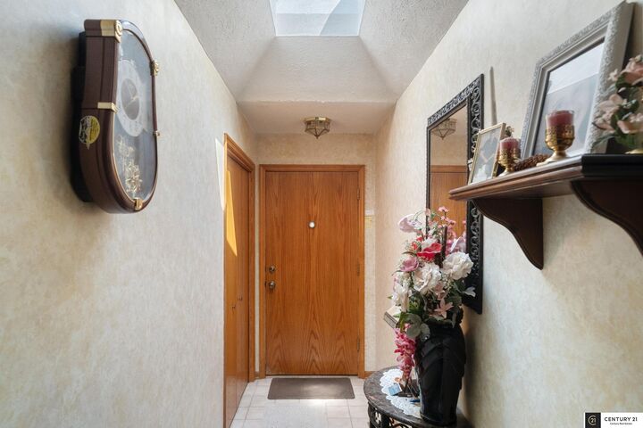 Property Photo:  1310 Edgewood Boulevard  NE 68046 