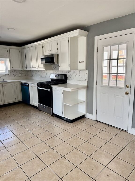 Property Photo: 133 Endicott St 1 MA 01610