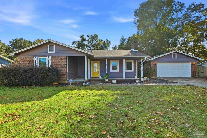 Property Photo:  4605 Heatherwood Way  FL 32571 