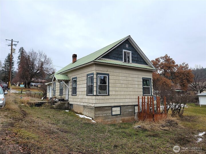 Property Photo:  166 N Jefferson  WA 99166 