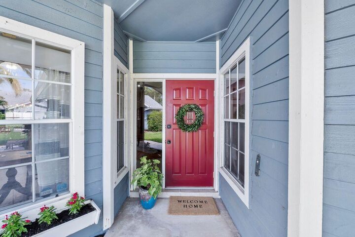 Property Photo: 364 Park Forest Way FL 33414