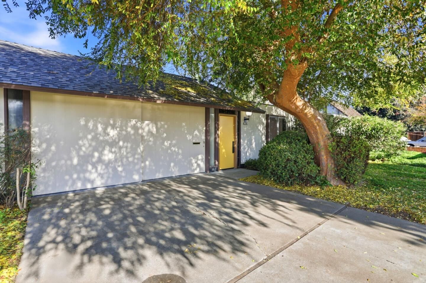 Property Photo:  827 Cumberland Drive  CA 94087 