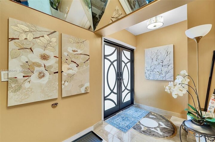 Property Photo: 4713 Banyan Ln FL 33319