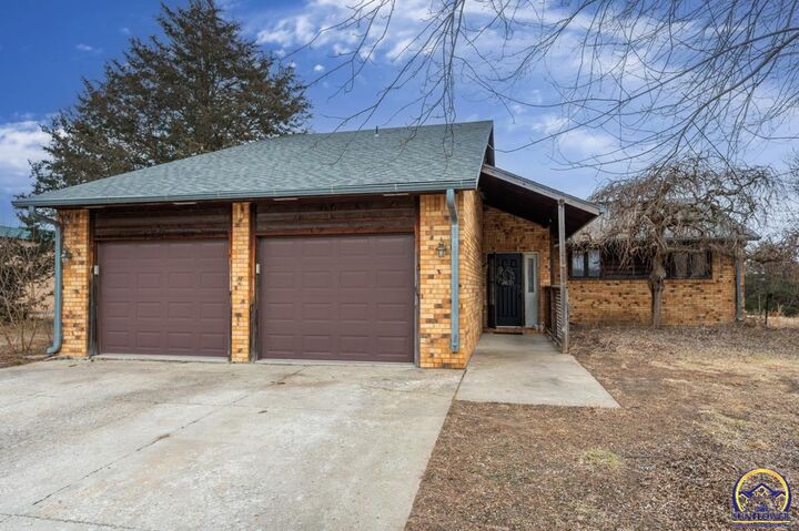 Property Photo: 9020 SW Wanamaker Rd KS 66546