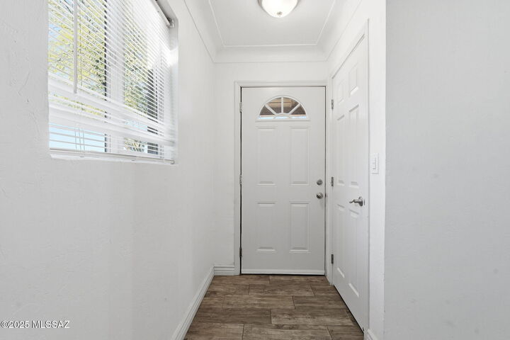 Property Photo: 817 W Glenn Street AZ 85705