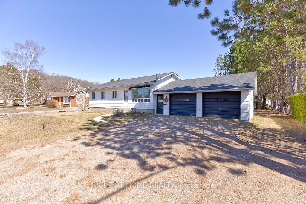 Property Photo: 28 Jackpine Street ON K0J 1B0