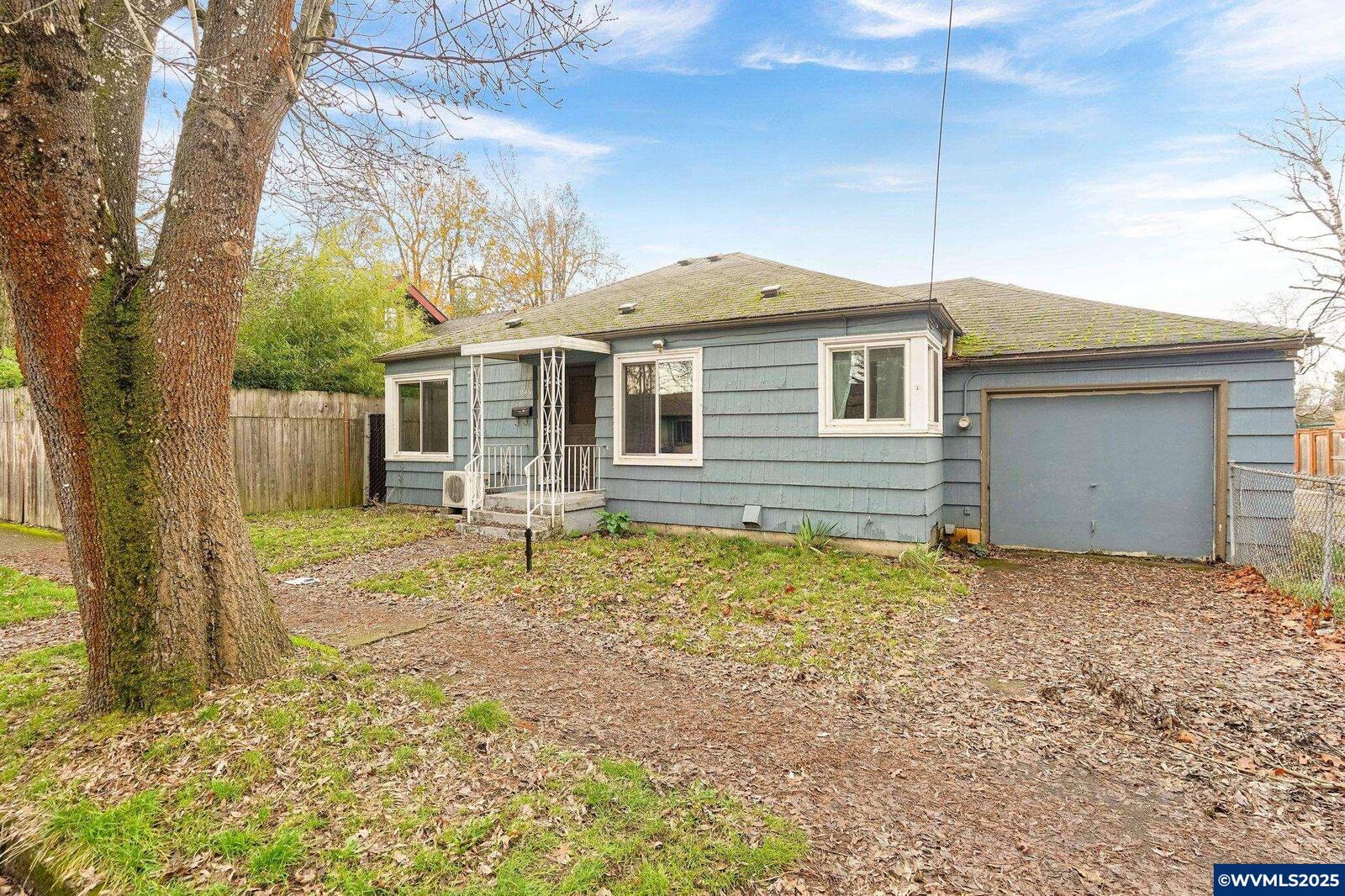 Property Photo:  1645 McCoy Av NE  OR 97301 